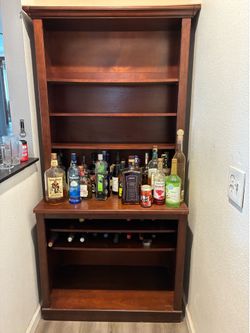 Bar cabinet