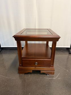 Traditional Brown Cherry Wood End Table with Glass Top