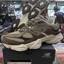New balance 9060 Brown 7M 8.5W