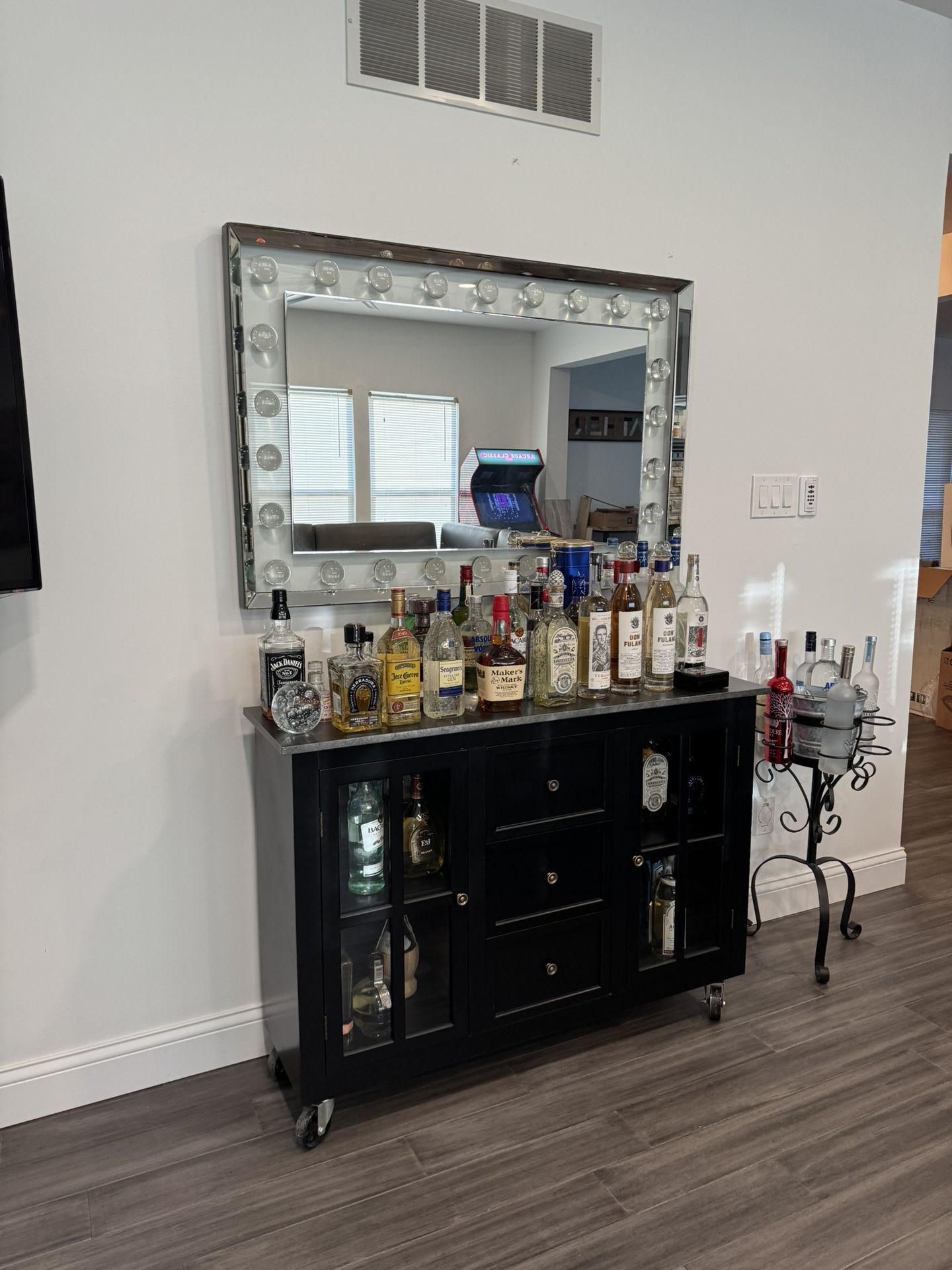 Large Light-Up Vanity Mirror 