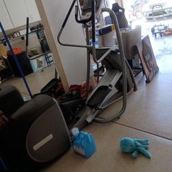 Precor Elliptical Machine - Used Less Than 20 Times. $1297 OBO (Make An Offer) 