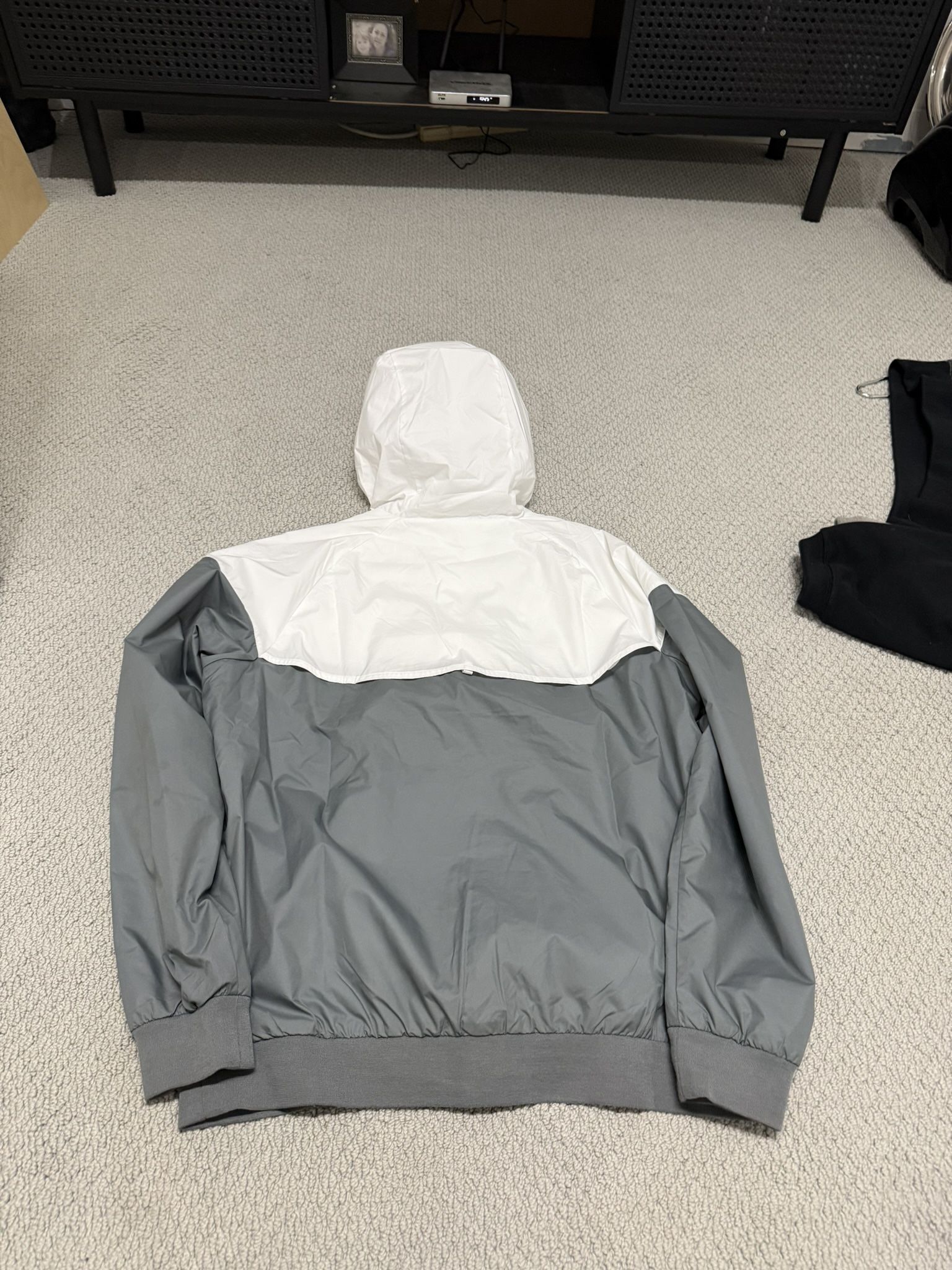nike wind breaker