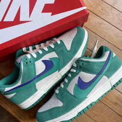 Nike dunk Low Neptune Green WMNS Size 8 And 10