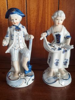 Vintage 1950s Norleans Pair of Blue and White Porcelain Colonial Style Figurines-p/u in Gilbert
