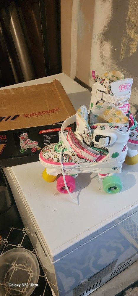 Boy And Girl Skates 🛼⛸️🛼