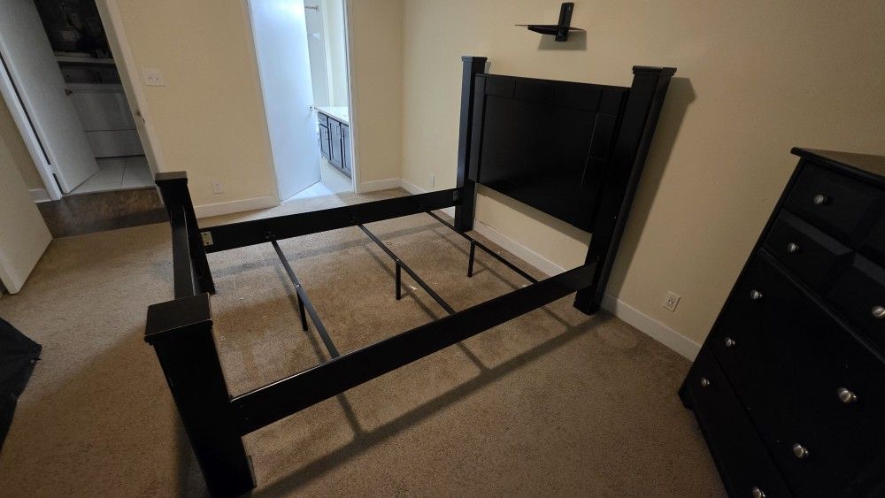 Bed frame With Bunkie board