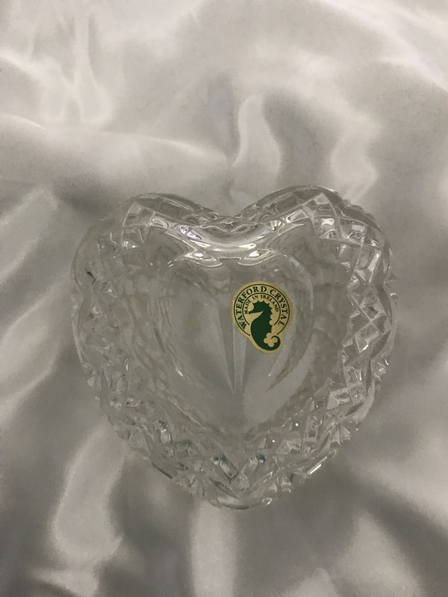 NEW, WATERFORD CRYSTAL HEART TRINKET BOX, SEE PHOTOS, PAID $125. BUY TODAY $40.00