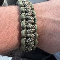 Paracord Survival Bracelet