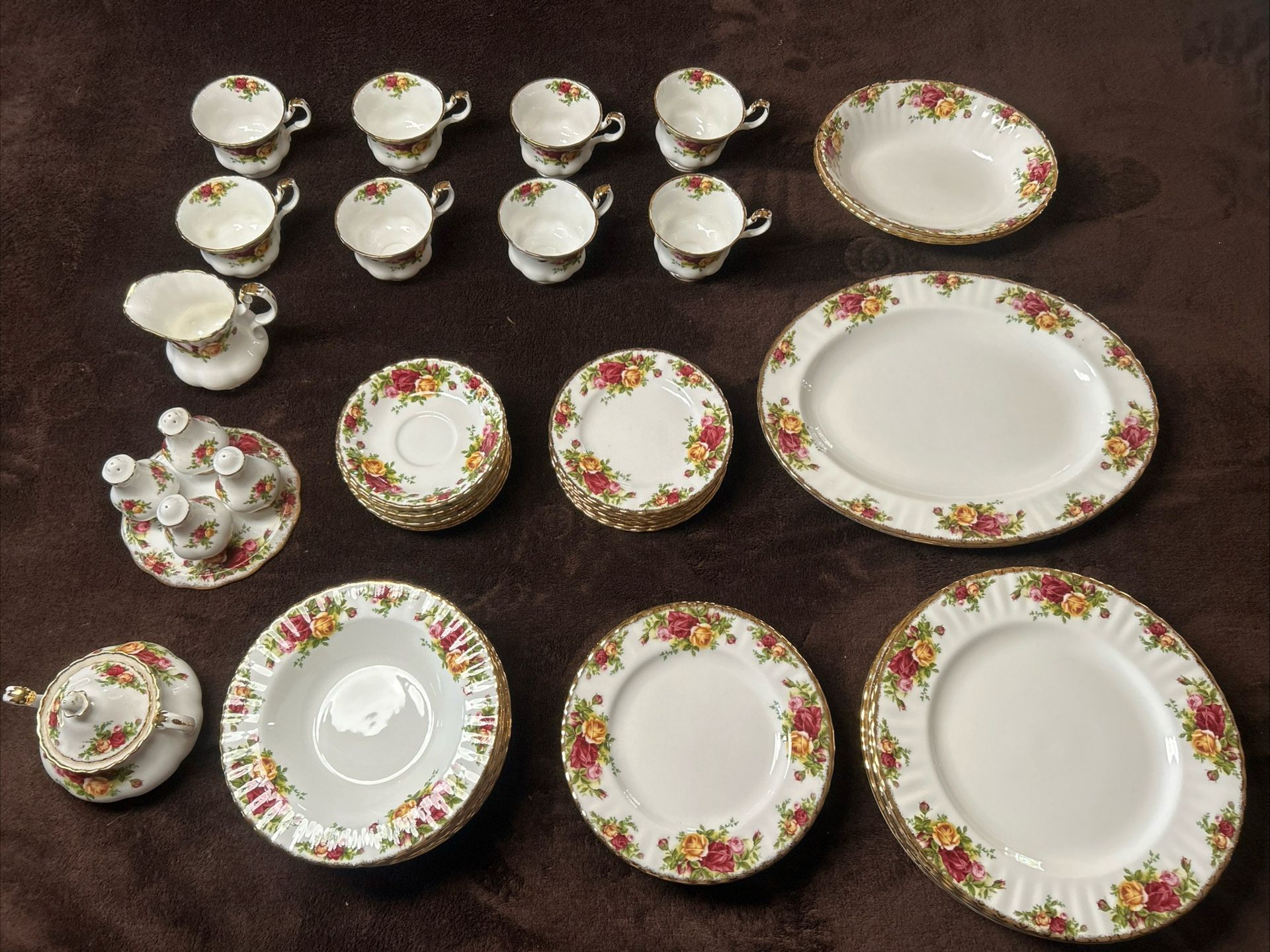 1962 Royal Albert Old Country Roses Bone China 60 Piece Set