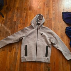 Nike Tech Hoddie 