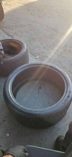 285/35/22 Continental tire 285 35 22