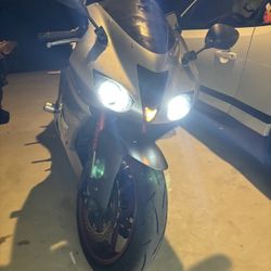 Size H7 LED Headlight Bulbs, 6000K White Super Bright LED Conversion Kit No Adapter Required Easy Install, Replacement Halogen Light Bulb, Pack of 2 (