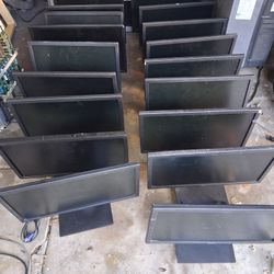 Lot of nineteen 20" Dell computer monitors 