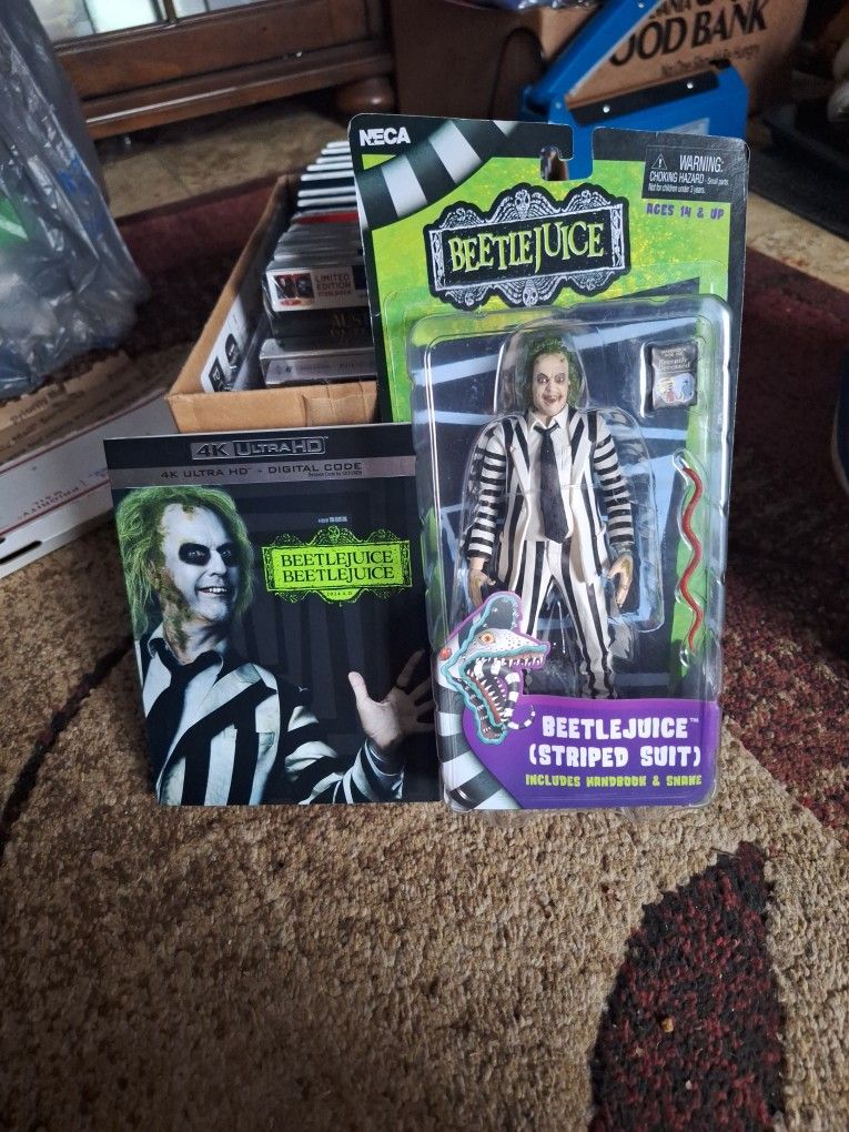 Beetlejuice 2 And 7" Collectable Figure