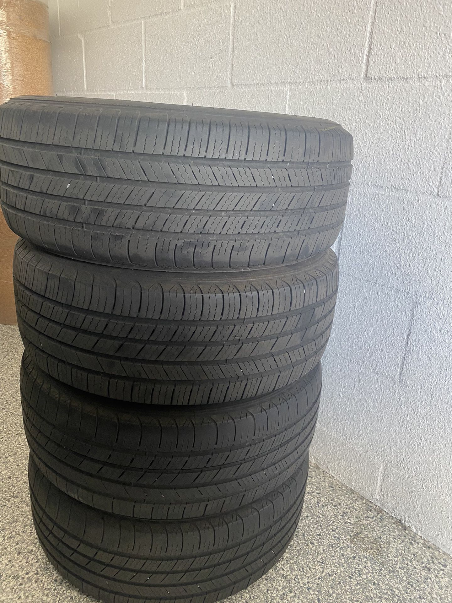 Tires Michelin 205/55 R16