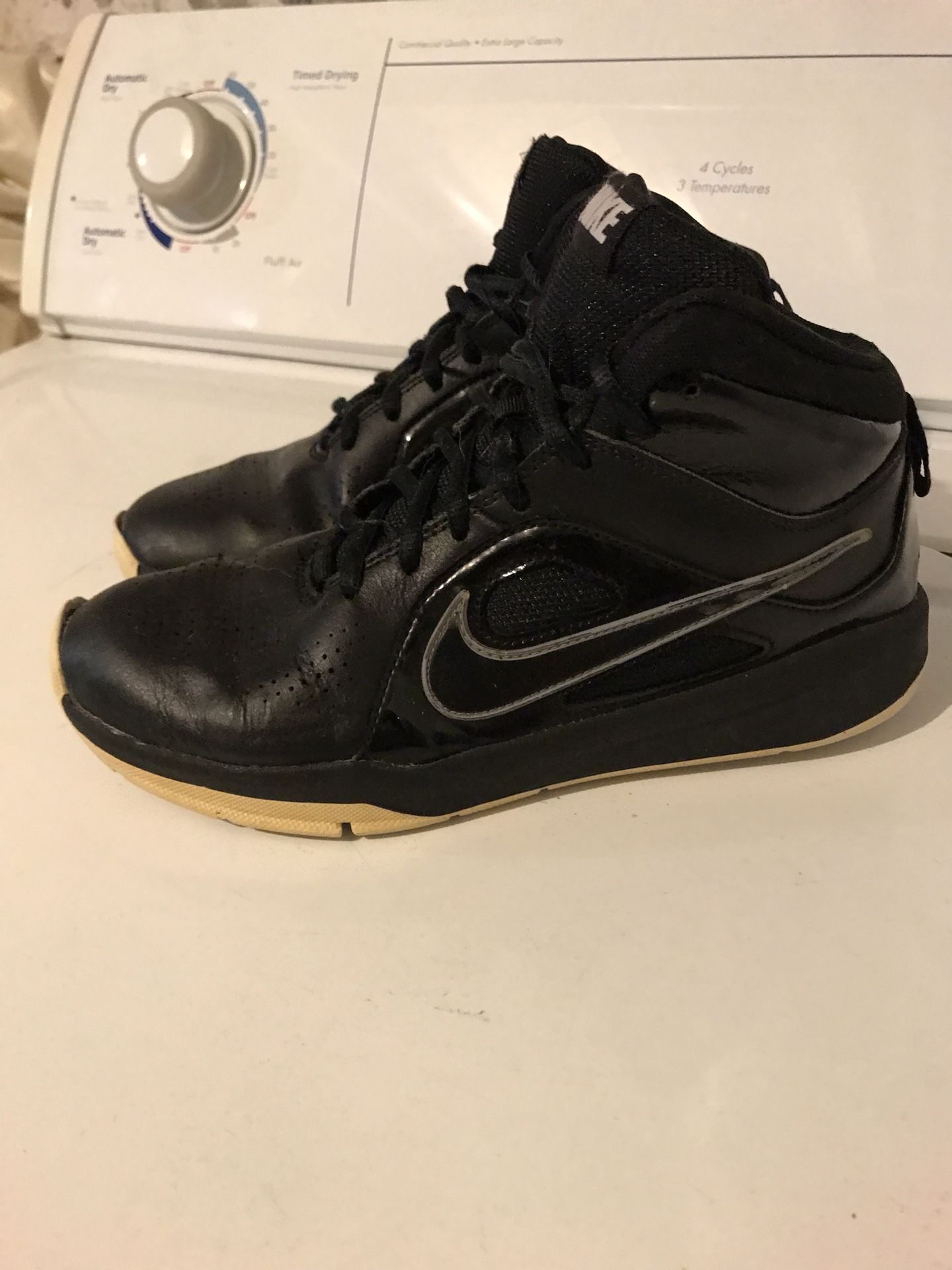 Nike Size US 6Y Shoes