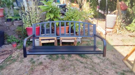 Like New 2 Person Steel Porch Swing and Cushions