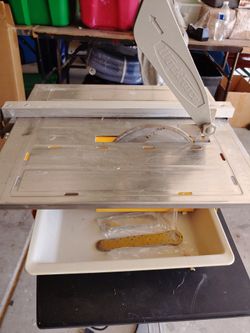 Workforce 7" Tile Wet Saw THD550