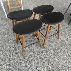 4 Bar Stool