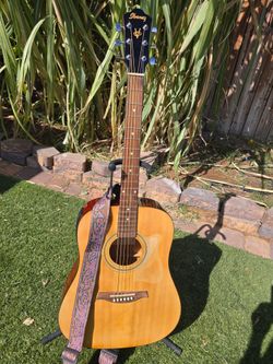 IBAÑEZ GUITAR FULL SIZE NEW STRINGS BUILD IN TUNER ELECTRIC ACOUSTIC  NEW STRAP