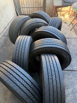 225/70/R19.5 (5) Tires Continental (4) Goodyear