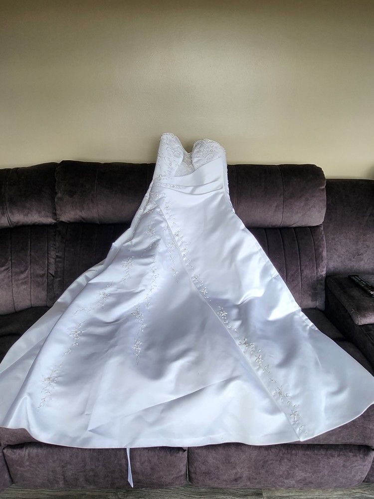 Used Wedding Dress, Maggie Soterro-Couture Collection, Size 10