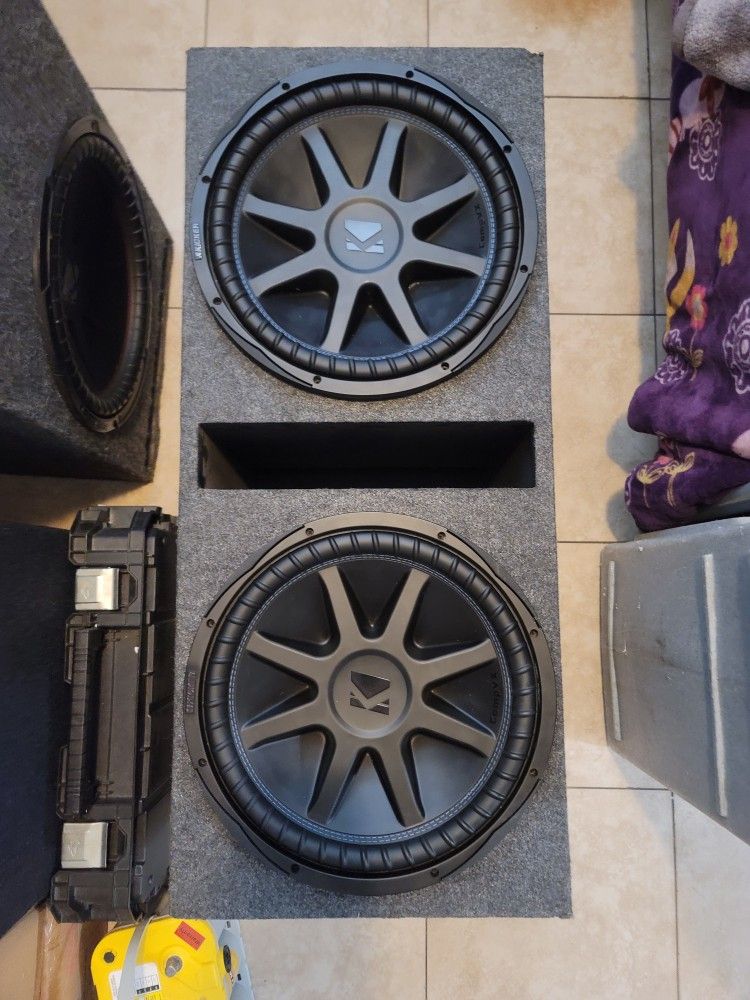 15" Dual Blue Stitch CVX 1000 Rms Kicker Subwoofer