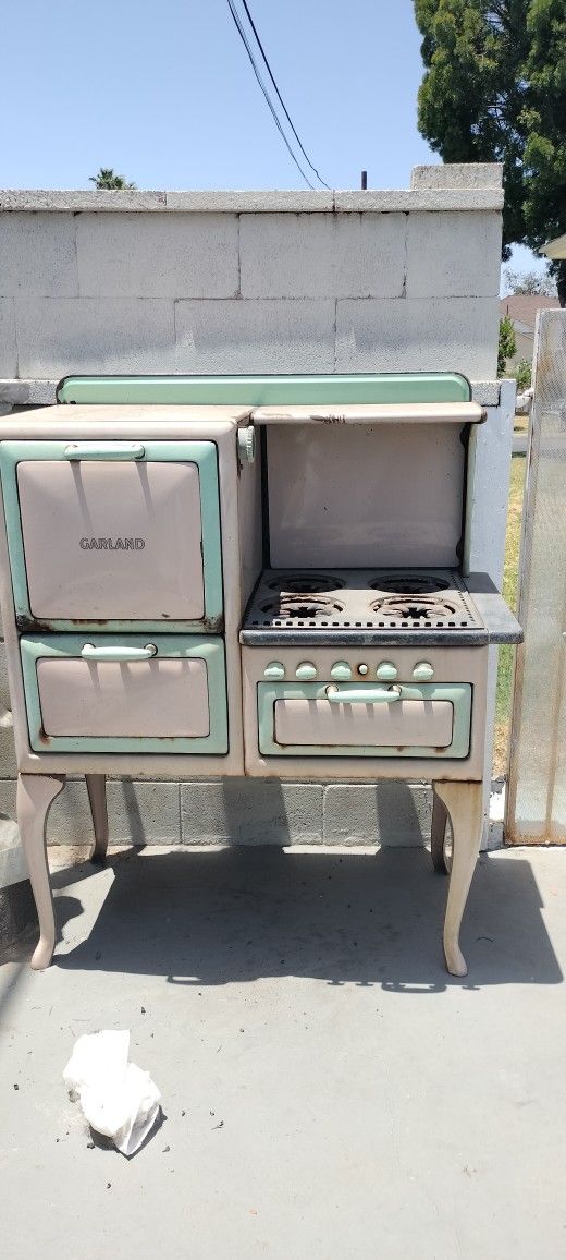 Antique Vintage Garland Stove