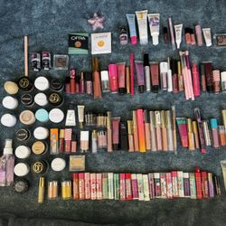 Make Up Maquillaje $1