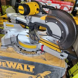 DEWALT

15 Amp Corded 12 in. Double Bevel Sliding Compound Miter Saw, Blade Wrench and Material Clamp


