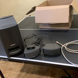 Bose surround sound subwoofer and speakers