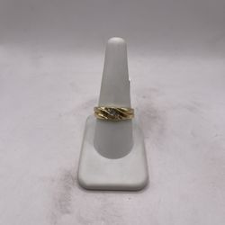 14kt Gold Engagement Style Band w/ Dia Chips