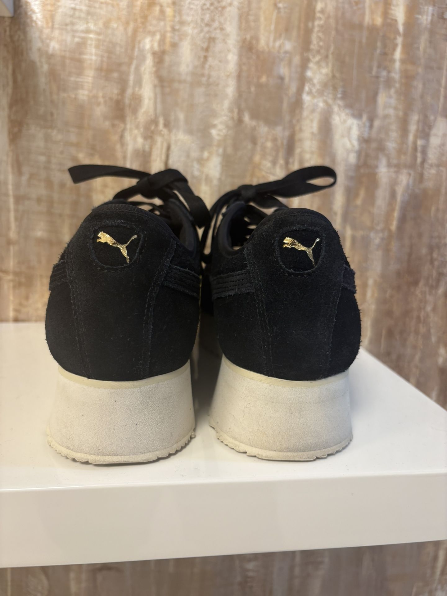 Used Black Puma For Woman