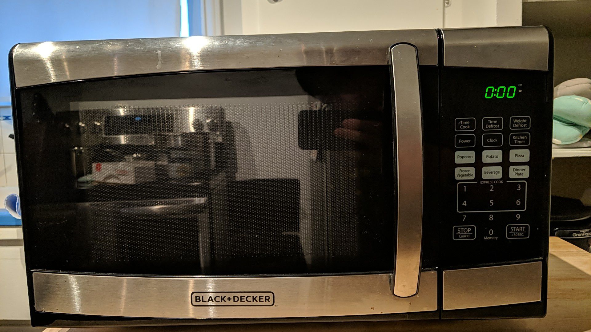 Black and Decker Microwave 900W