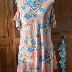 Beautiful Relaxed Floral Pink & Blue Cold Ahould Tunic by Cozy Collection