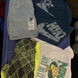 Toddler Boys Nike Bundle 4t -5t