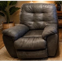 Chocolate Brown Recliner – Excellent Condition – $500 OBO