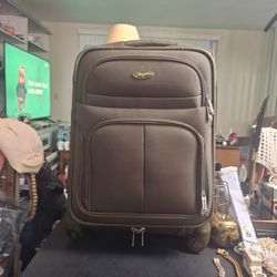 Olympia USA Rolling 21" Carry On Luggage 21"x14"x8"- Expands To 10" Depth When Using The Expandable Zipper, Brown/Khaki Fabric - Very Good Condition