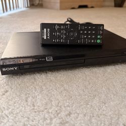 ***SONY DVD PLAYER W REMOTE***