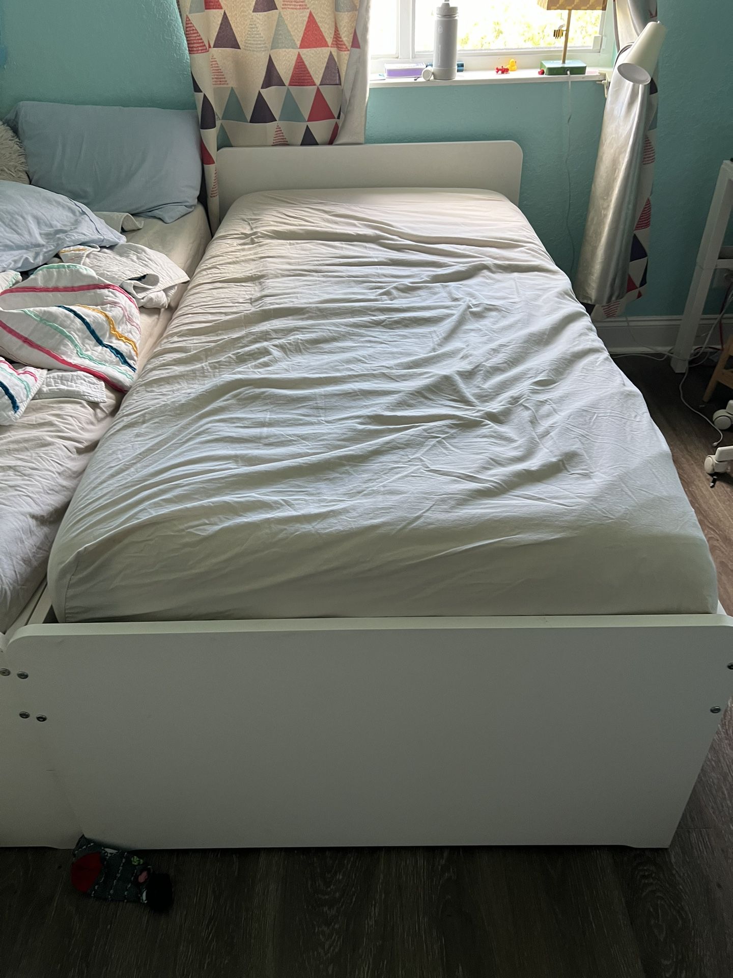 Twin Bed frame w/pull-out bed + storage, white,