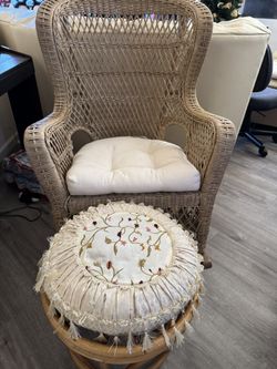 Chair With Foot Ottoman 