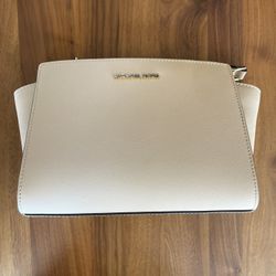 Michael Kors Crossbody Bag