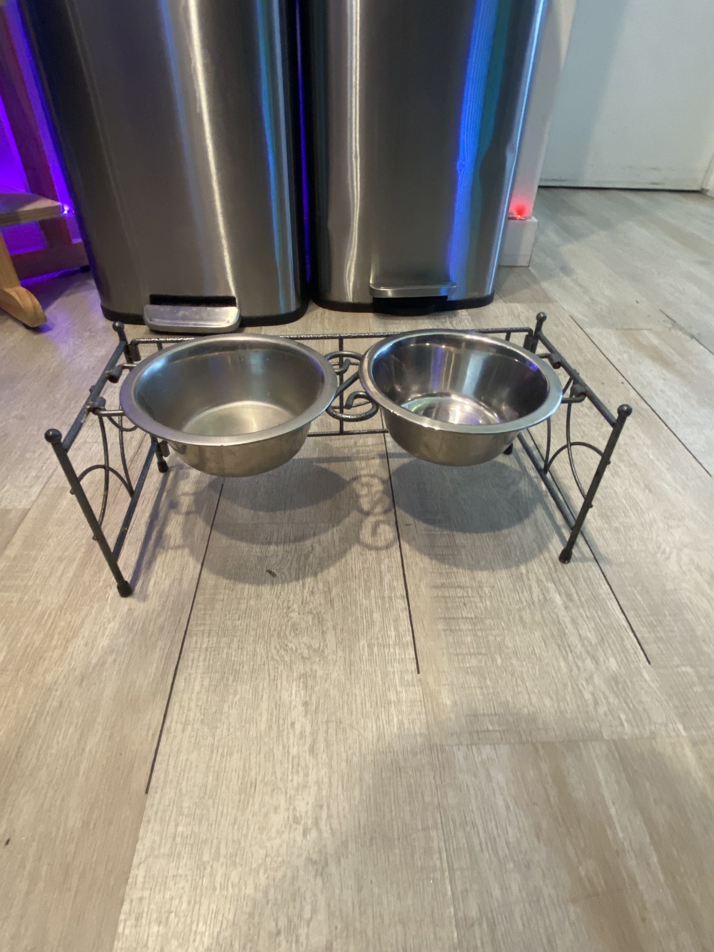 Elevated Double Dog Bowl Feeder with Stand – Metal Frame + Stainless Steel Bowls