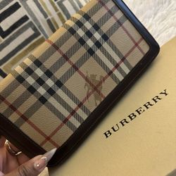 Large Burberry Wallet 