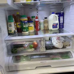 Refrigerator 