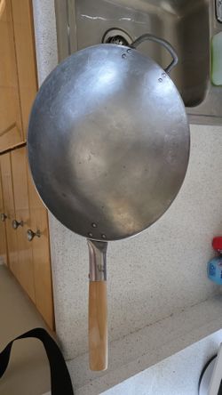 Carbon Steel Wok Pan with Wooden Handle – New