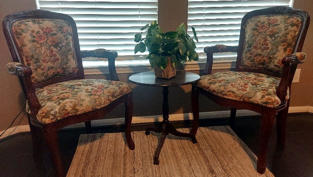 Beautiful Set of Upholstered Antique Armchairs with Center Table