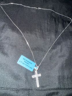 20” 925 silver diamond cut box chain with cross pendant Moissanite