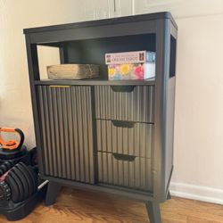 Small Cabinet W Storage 