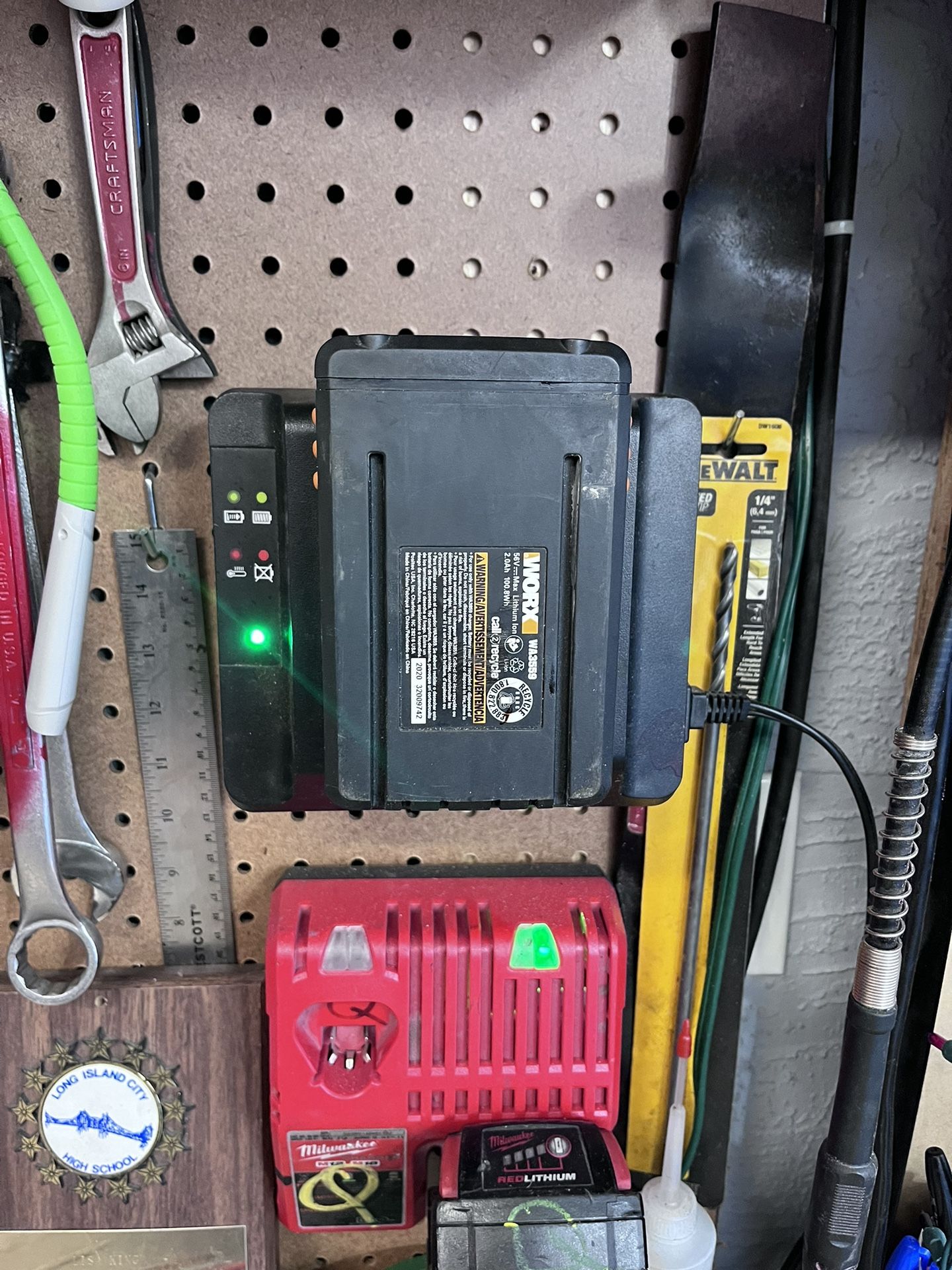 Worx 56 V Battery And Charger